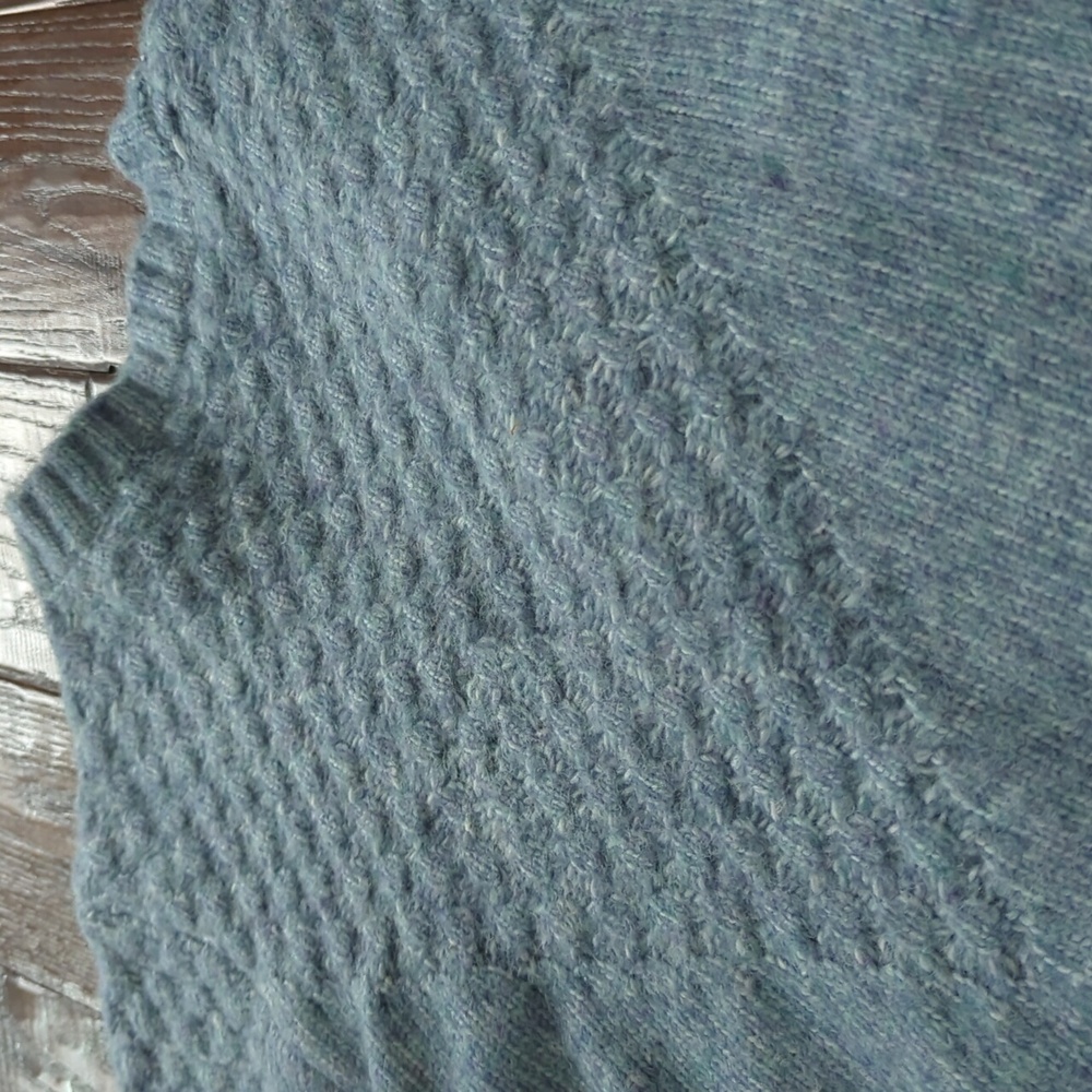 FLAG & ANTHEM I Light Blue Boxy Cropped Knit V- Neck Cardigan Sweater, L - Picture 11 of 12